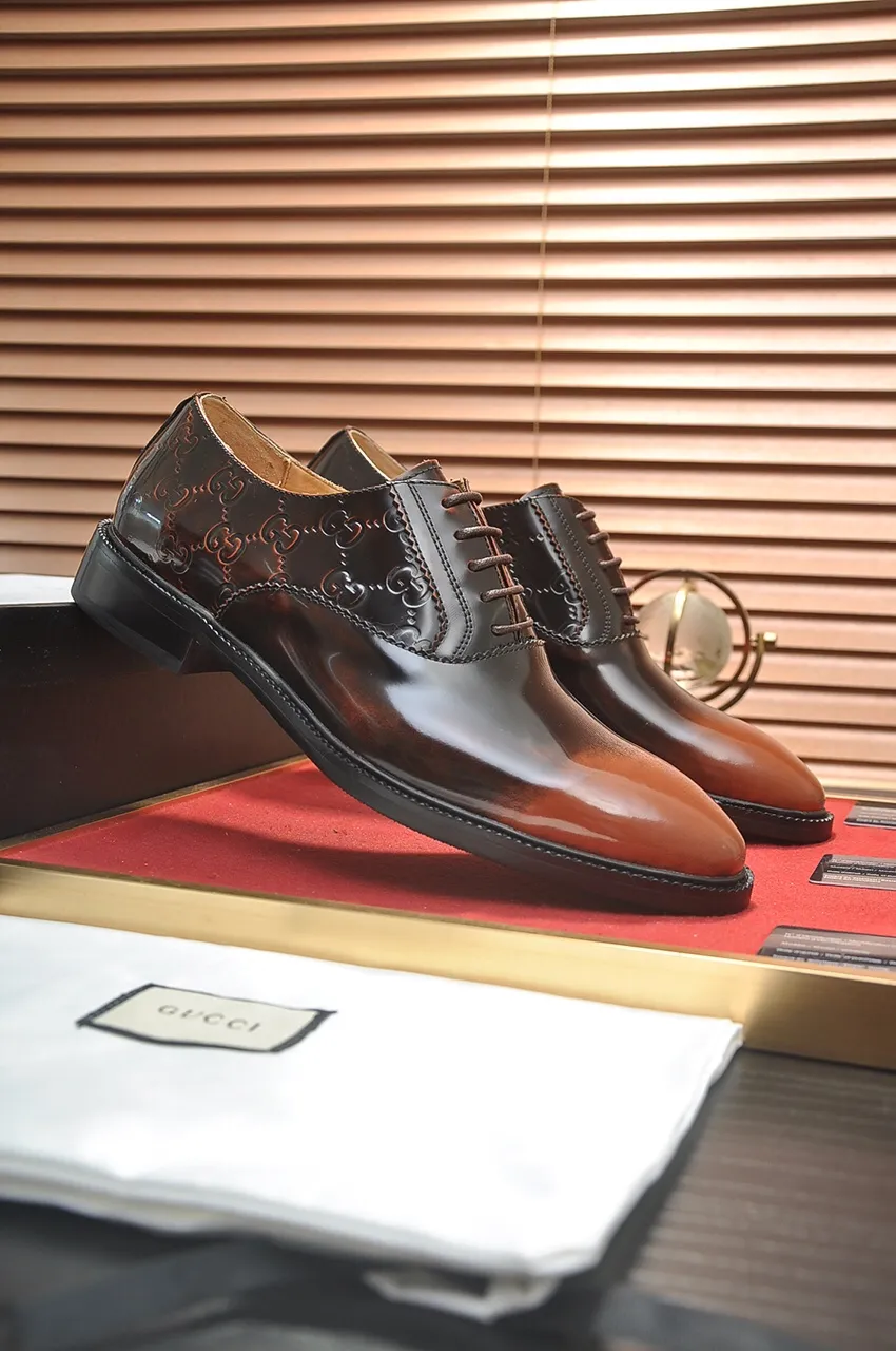 Men's shoes💰500💶Italy's top luxury men's shoe giant (GUCCI) (Gucci) (full cowhide lining) new arrival🍃Original European style🔰 Pleasant to the eye😍In order to make the shoes more durable and non-deformable🌀The production continues to follow traditional methods but there is still no lack of innovation💪Choose original sheepskin for the leather♻️ Smooth and natural And extra bright ⭐Made of imported cowhide, the first choice of rich people 38-45 (45 customized)